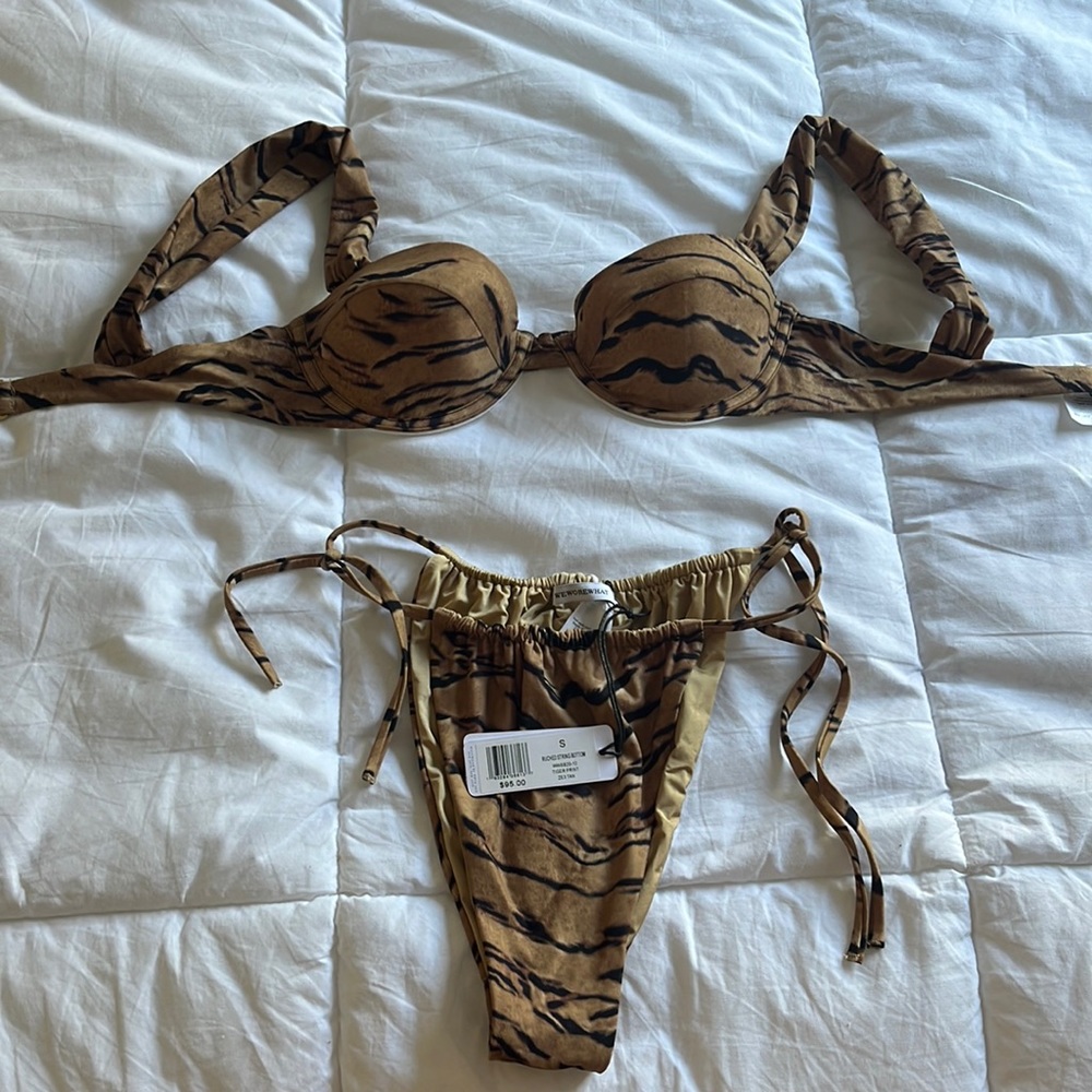 Weworewhat tiger stripe bikini set